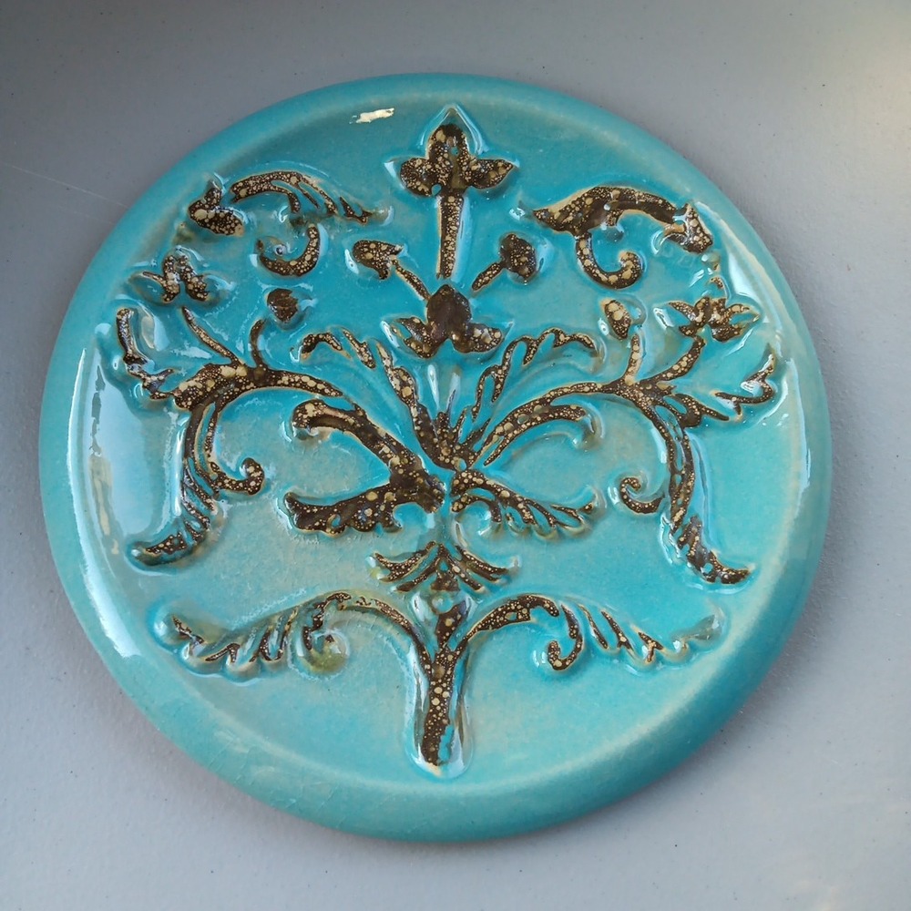 Vintage Ceramic Decorative Wall Plate Fluer LARGE Blue Rustic Heavy Centerpiece - Picture 1 of 6